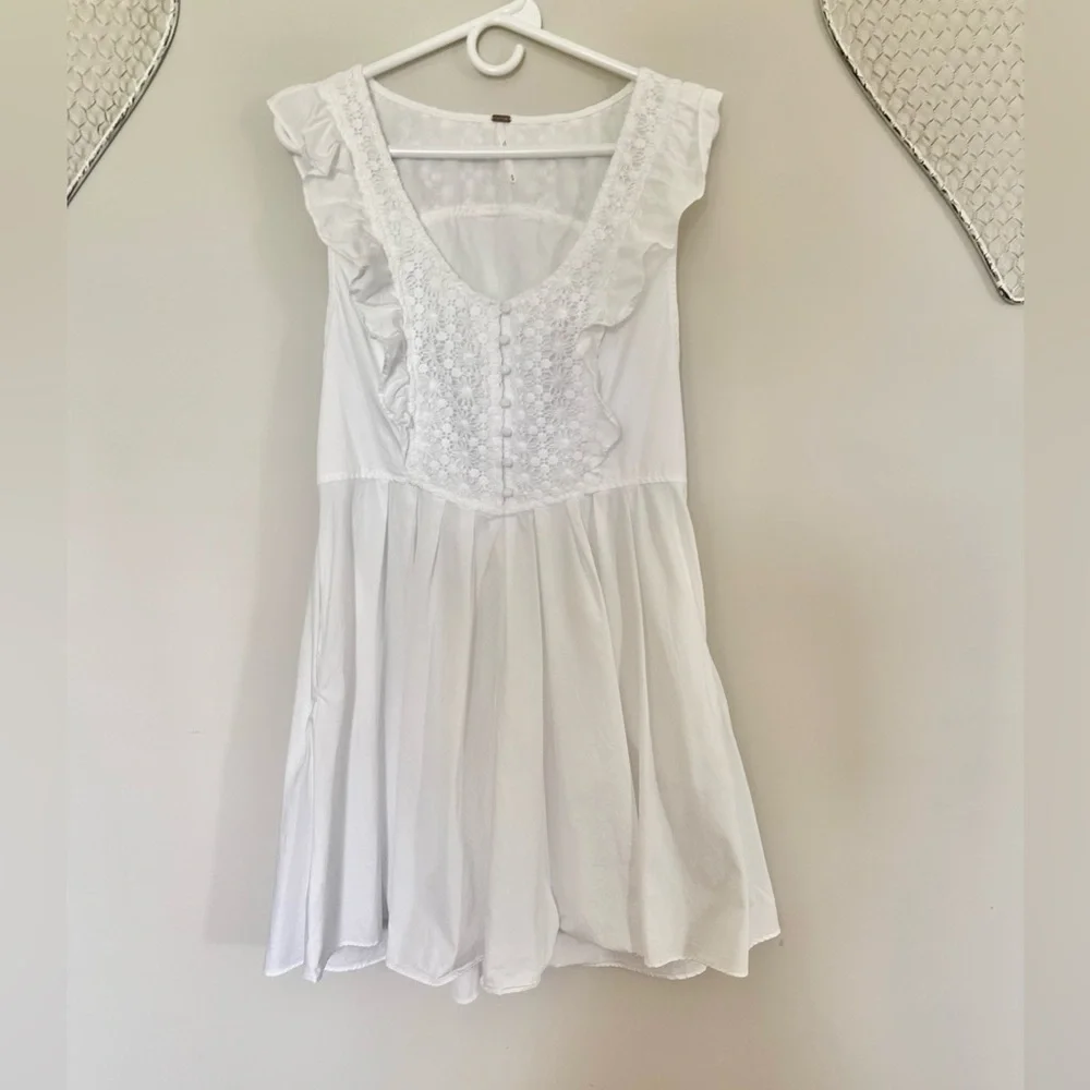 FREE PEOPLE Half Moon Mini Dress Eyelet Crochet Lace Ruffle Feminine Boho | Sz M - Picture 2 of 12
